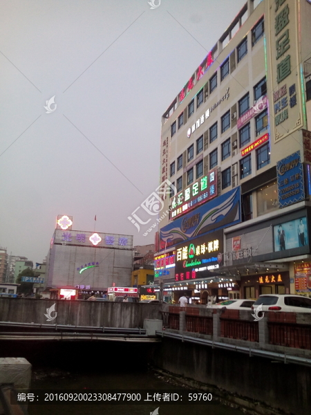 傍晚街景