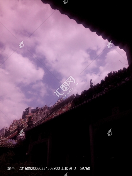 天空與古建筑