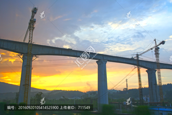 建設(shè)中的路橋