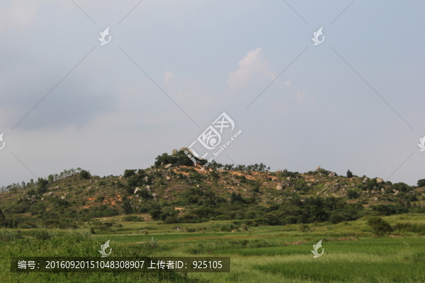 山丘
