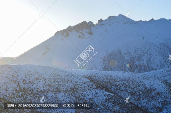 日出雪山