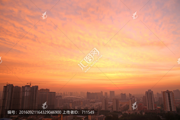 早晨的城市天空