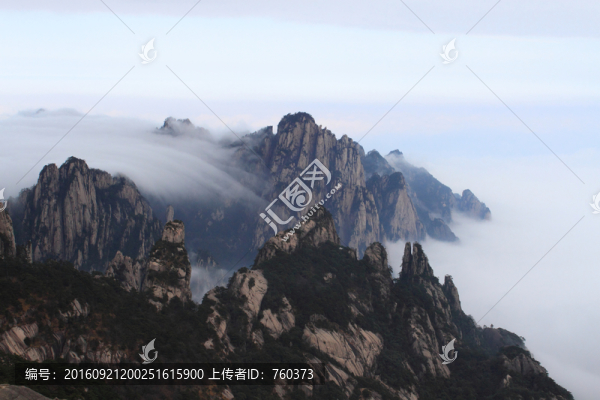 大氣如畫仙境群山