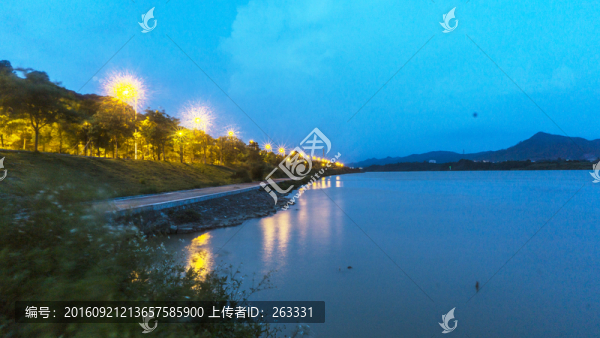 河源江邊城市夜景