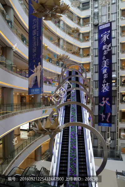 商場電梯