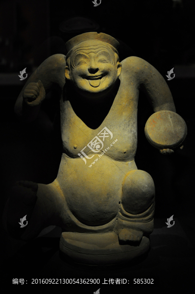 擊鼓說唱陶俑