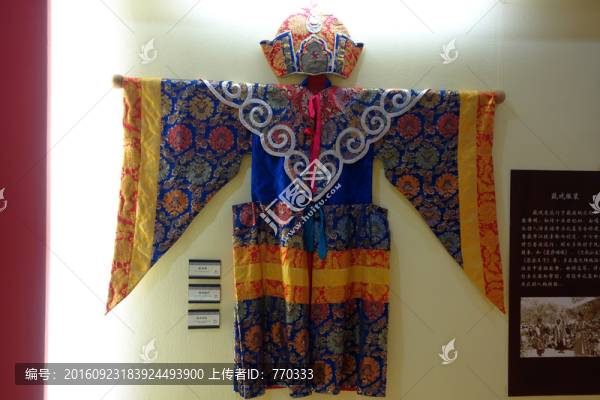 藏戲服裝,藏族服裝