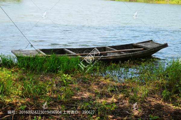 水鄉(xiāng)小木船