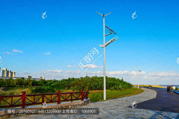 濱海景觀道,綠色能源路燈