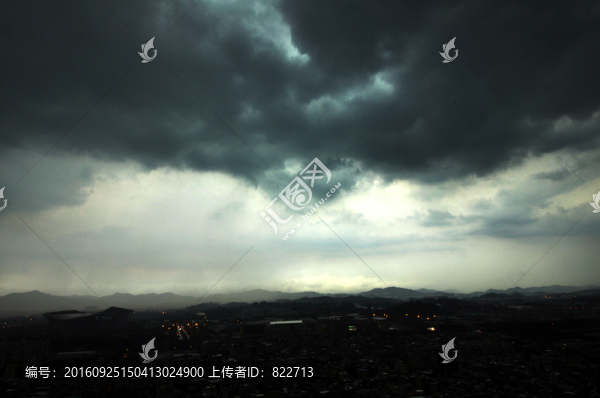 暴風(fēng)雨前夕