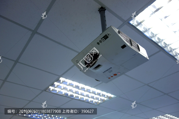 教室里的投影儀