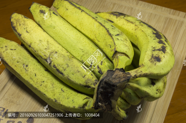 一梭鮮美的香蕉
