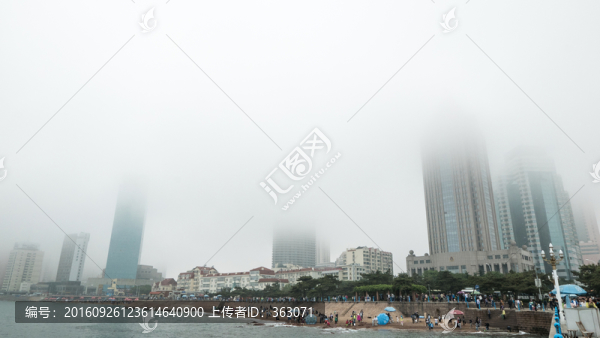 大霧下的青島