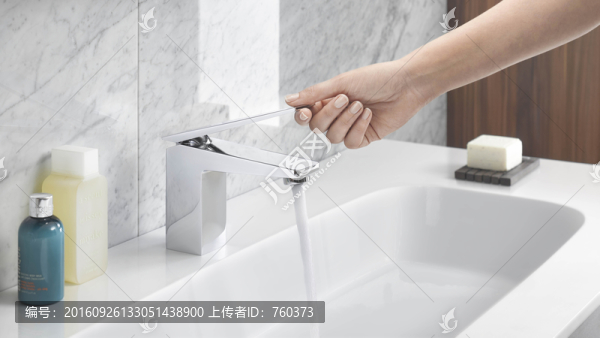 衛(wèi)浴特寫之洗手盆水龍頭