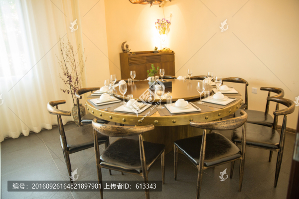 優(yōu)雅的餐廳環(huán)境