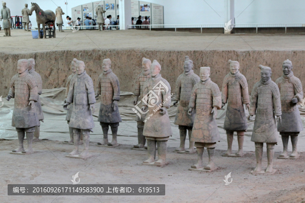 修復(fù)中的兵馬俑