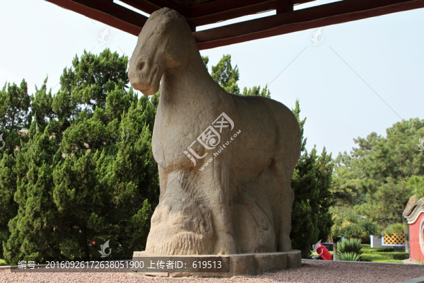 馬踏匈奴雕塑