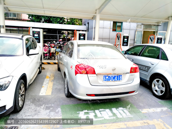 電動(dòng)汽車充電樁