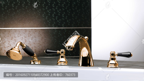 時尚金色浴缸水龍頭