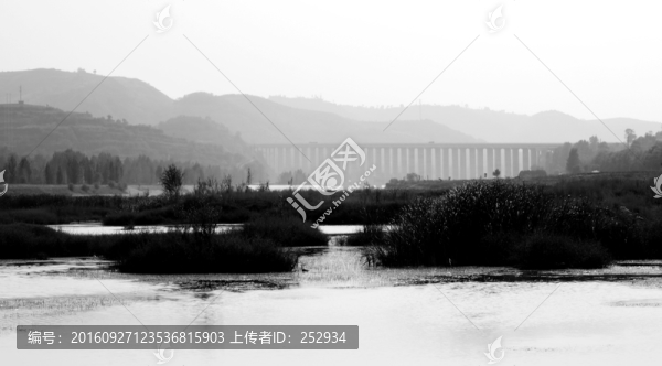 水墨洛河