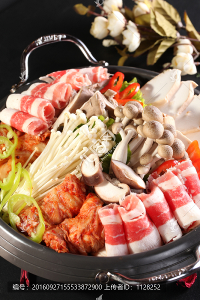 肥牛菌湯鍋