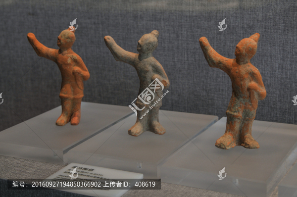 牽馬陶俑