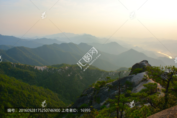 安徽績溪縣龍須山