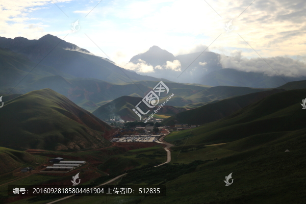 卓爾山