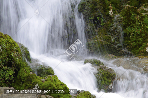 溪澗山水