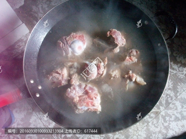 熬骨頭