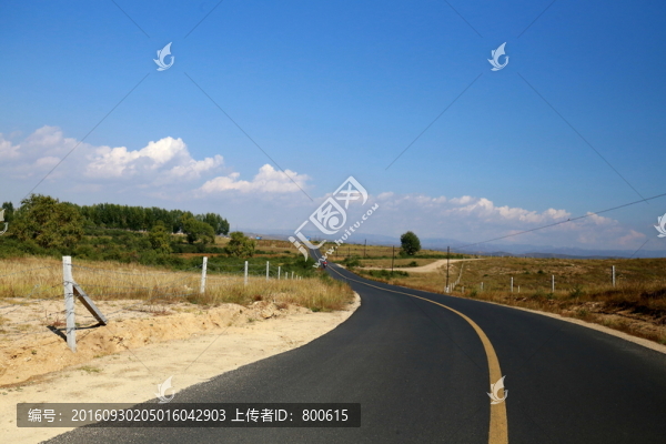 草原天路秋景