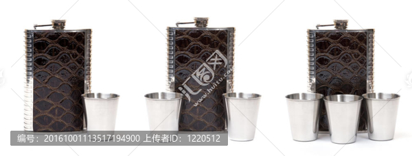 白色金屬瓶的照片