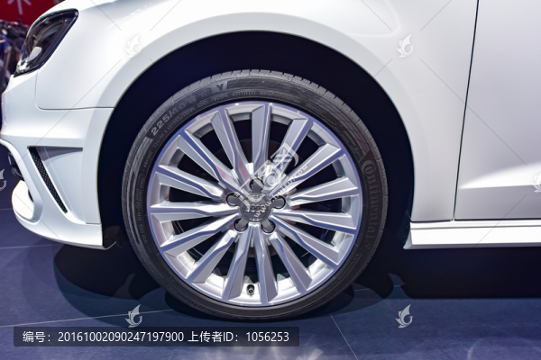 轎車車輪