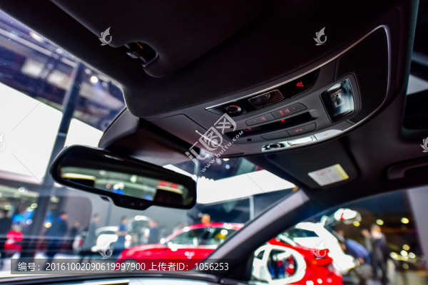 轎車駕駛室