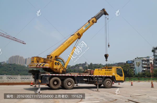 輪式吊車(chē)