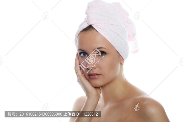 女人用毛巾