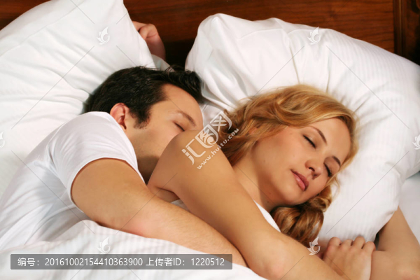 睡的夫婦