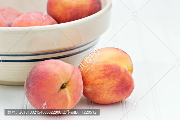 新鮮桃子