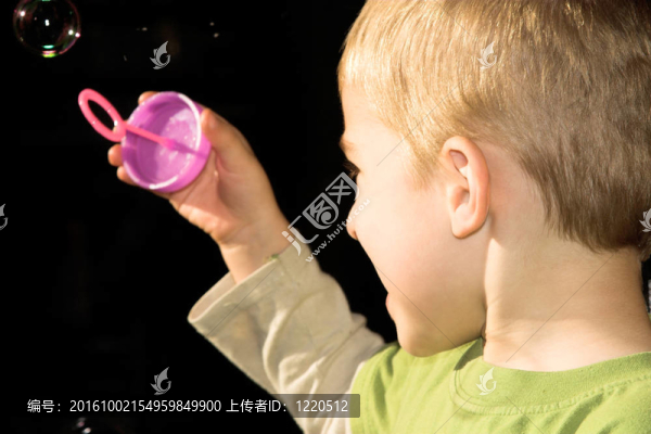 吹泡泡