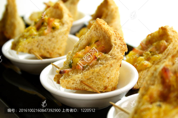 玉米和火腿三角形