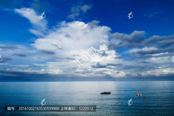 海洋上的漁船