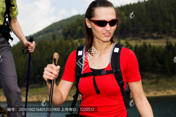 婦女徒步旅行