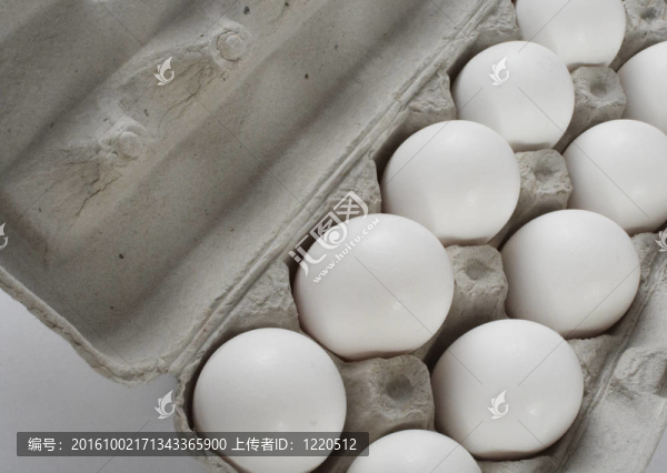 股票照片中的雞蛋在一個紙箱