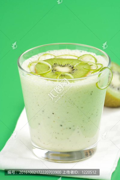 點心和奶油奶昔獼猴桃和石灰