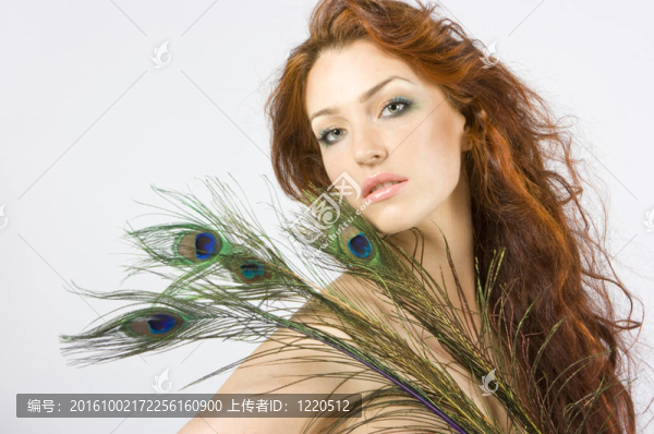紅頭發(fā)的女人