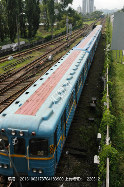 地鐵；地下列車