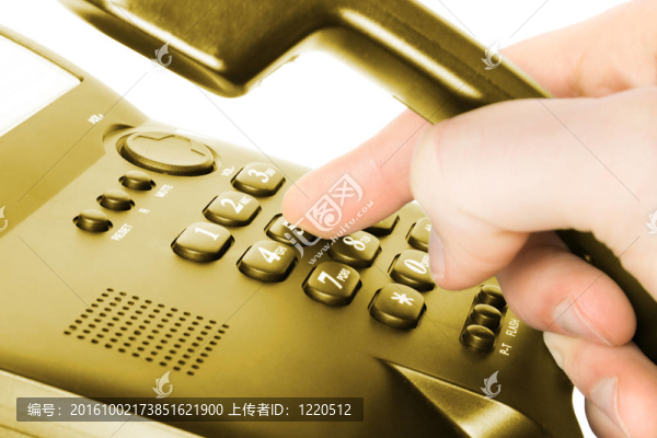 撥打電話