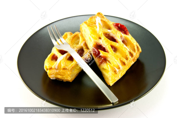 在黑色盤子上的丹麥人