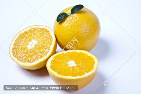 白色背景上的水果