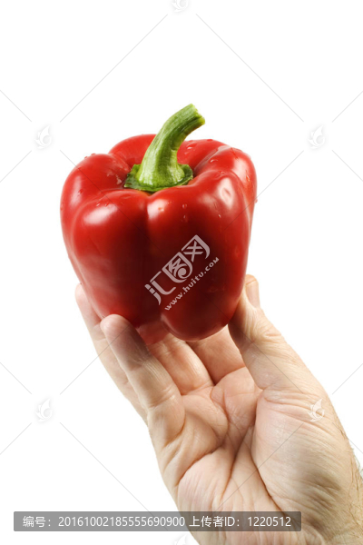 手里拿著紅辣椒